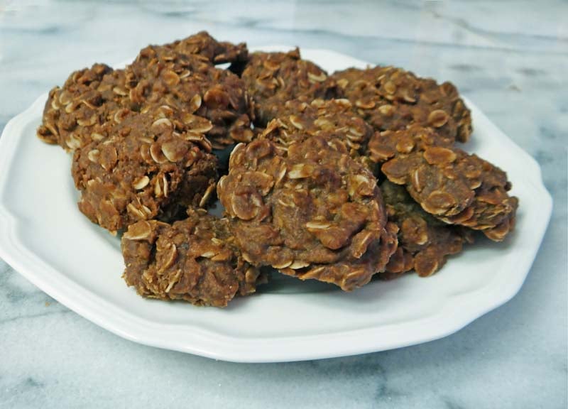 No-Bake Gluten Free Chocolate Peanut Butter Clusters