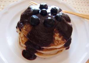 Gluten-free Berry Cheesecake Pancakes