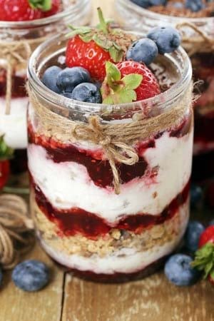 Overnight Oatmeal in a Jar with Fruit