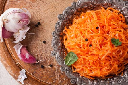 Raw Spicy Carrot Salad`