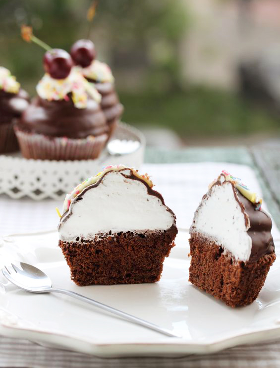 Gluten Free Chocolate Marshmallow Sundae Cupcakes