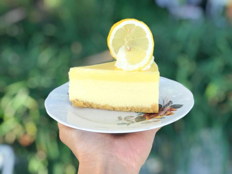 Gluten Free No-Bake Lemon Cream Cheesecake