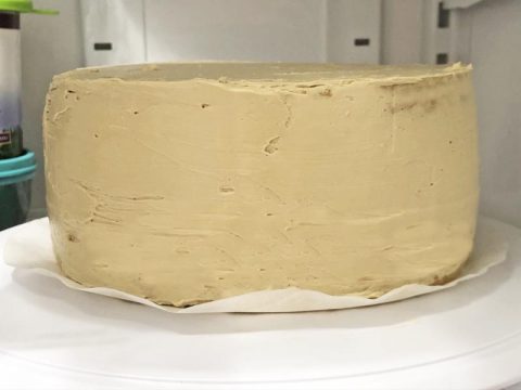 Crumb Coat of Buttercream of Cake